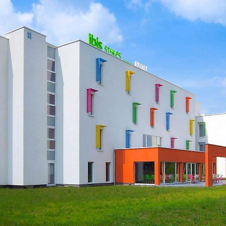 Готель Ibis Styles Нівелль Екстер'єр фото