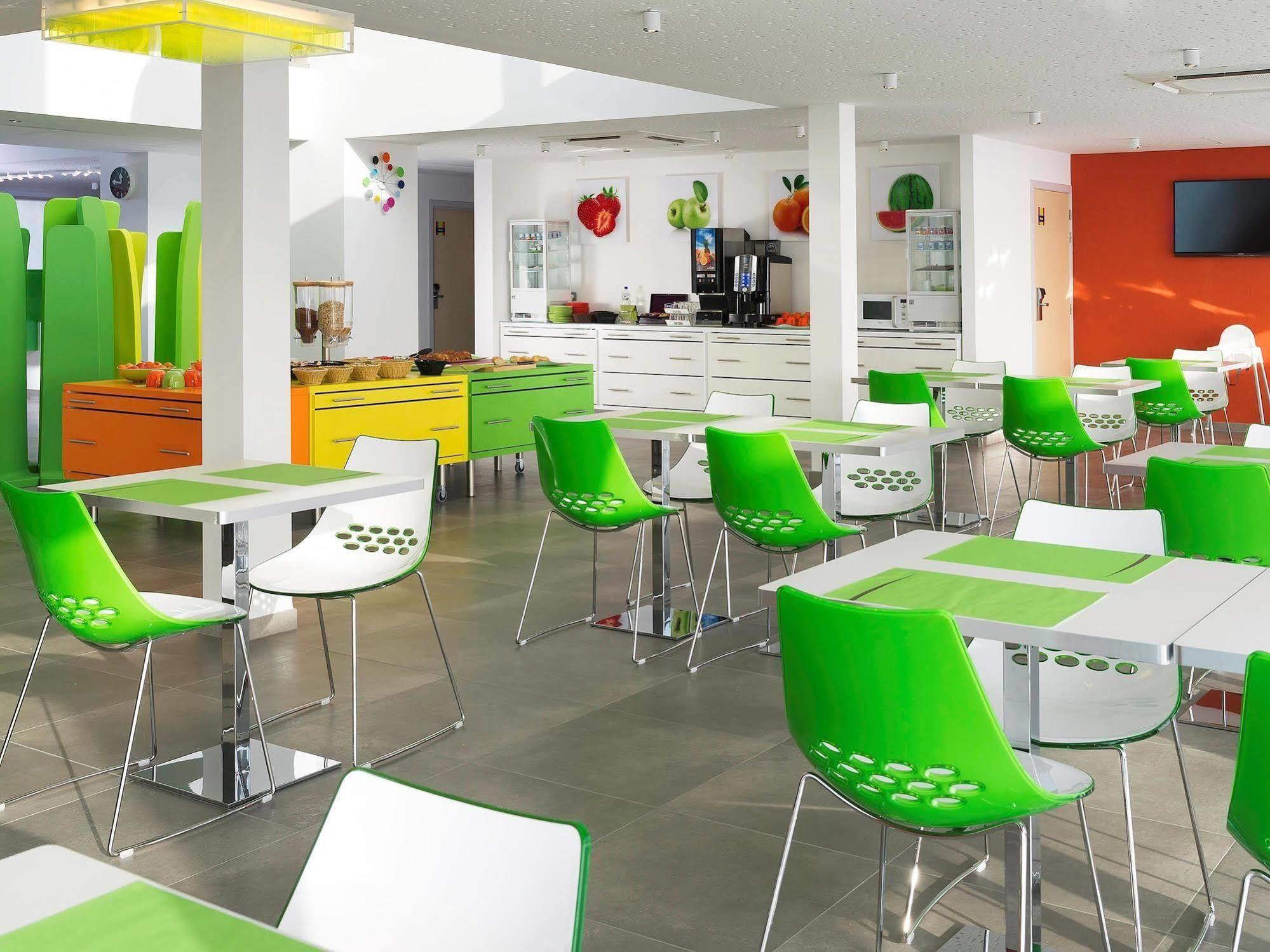 Готель Ibis Styles Нівелль Екстер'єр фото
