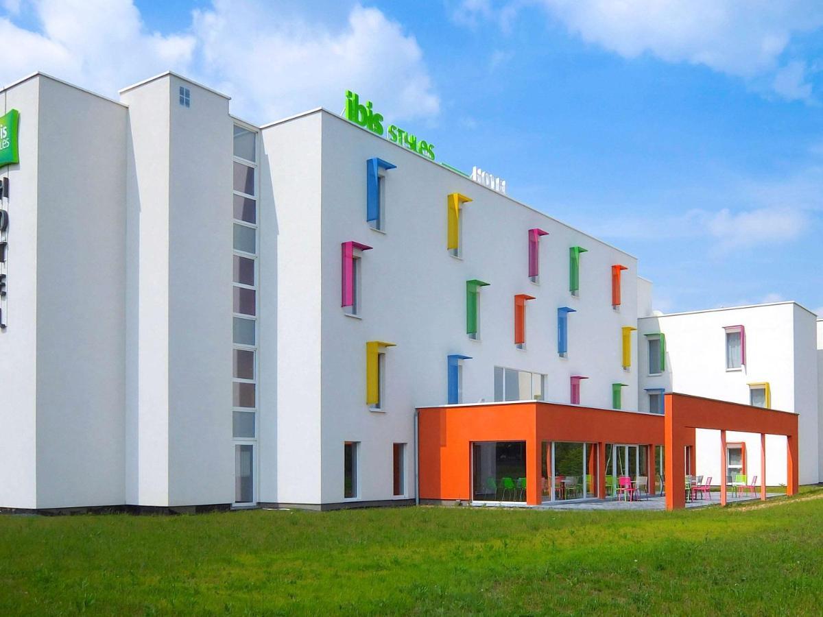 Готель Ibis Styles Нівелль Екстер'єр фото
