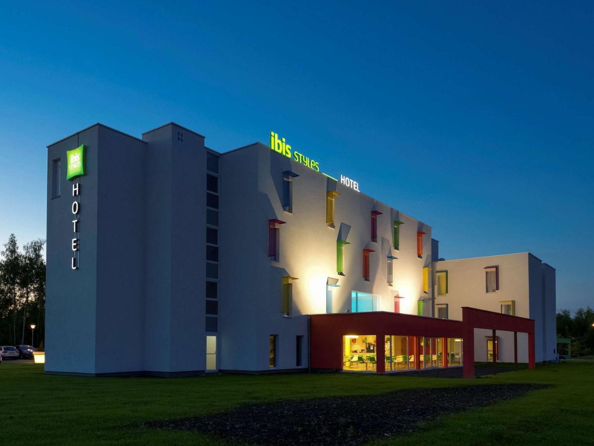 Готель Ibis Styles Нівелль Екстер'єр фото